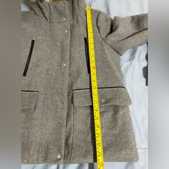 Zara Trf outerwear. Colour Grey. Size Small - Picture 4 of 6
